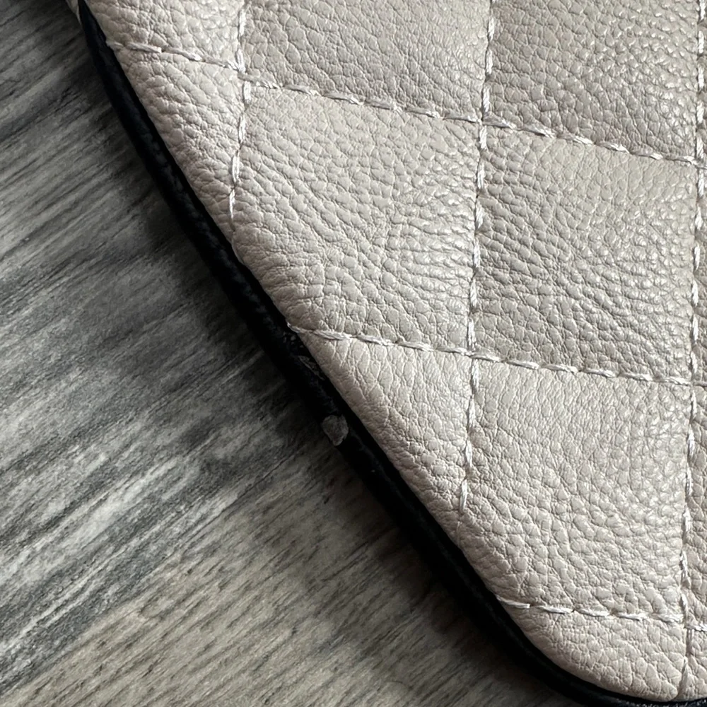 Betsey‎ Johnson Houdini Cream and Black Quilted Wristlet